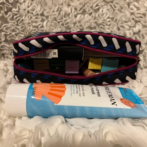 BNWT! Mystery Makeup bag+20 products skincaremakeup